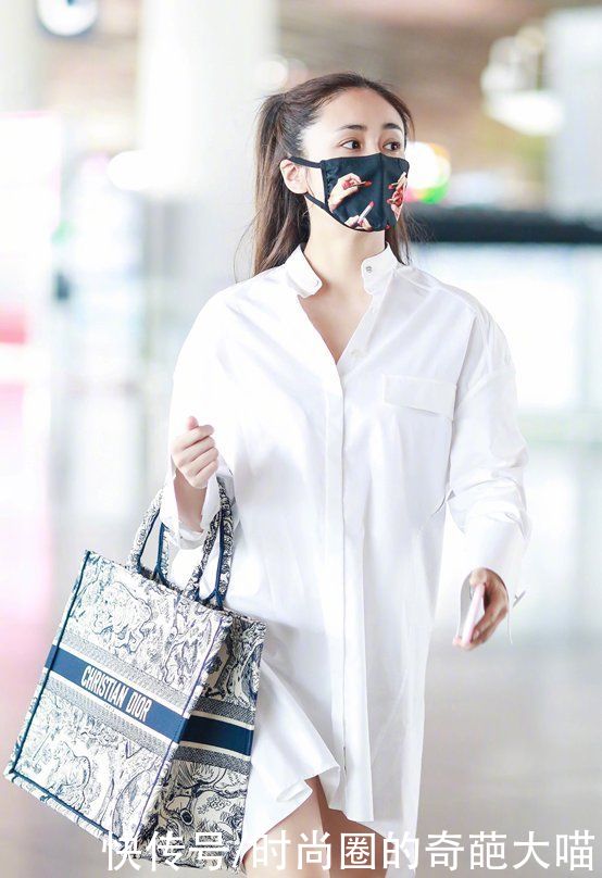 碎花裙|油画感穿搭才是夏日的正确打开方式！可盐可甜还清爽，时髦又降温