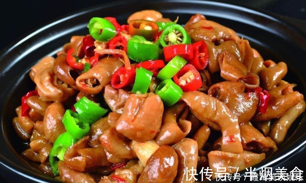 炒肥肠时，直接下锅炒不好，牢记几个步骤，又香又脆好吃没异味