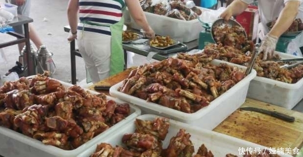 中年夫妻摆摊卖它,30元一只,都骂他黑心,尝了一口排队抢着买