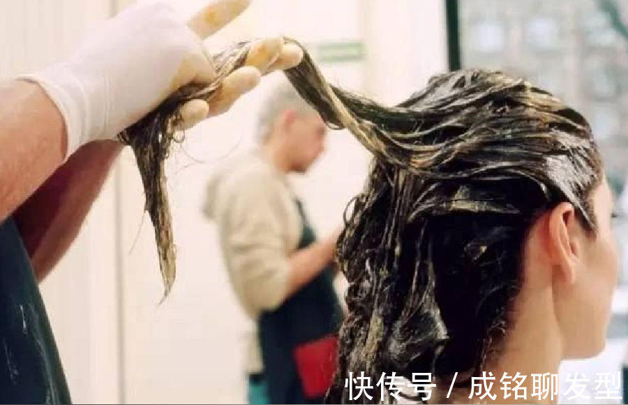 夹板 烫发不好看想洗直,请问软化和拉直哪种更伤发?看这三点就明白