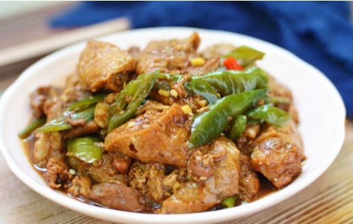 豆腐最下饭的做法,每一块都吸饱了汤汁,端上桌都抢着吃