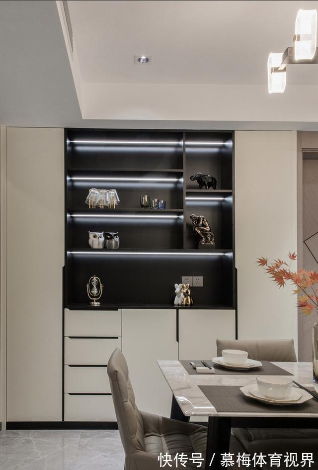 大理石|122㎡意式轻奢风:设计师巧用玻璃门替代隔断,打造明亮舒适家