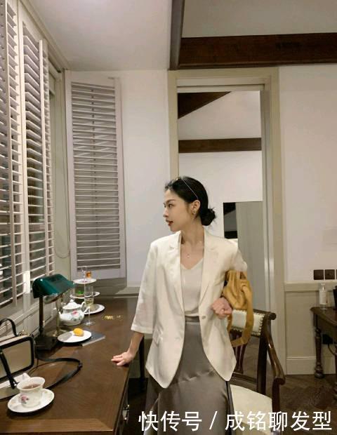 女性|中年女性要避开“大妈感”,这几种穿搭时尚又高级,减龄又有范