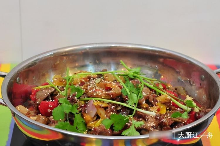 霜降后天气渐冷，分享4道香辣菜肴，越吃越暖和，你不学吗