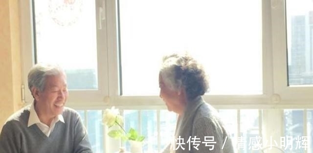 两个人|首批丁克迎来退休,不帮子女带娃,退休金随便花?真的没那么简单