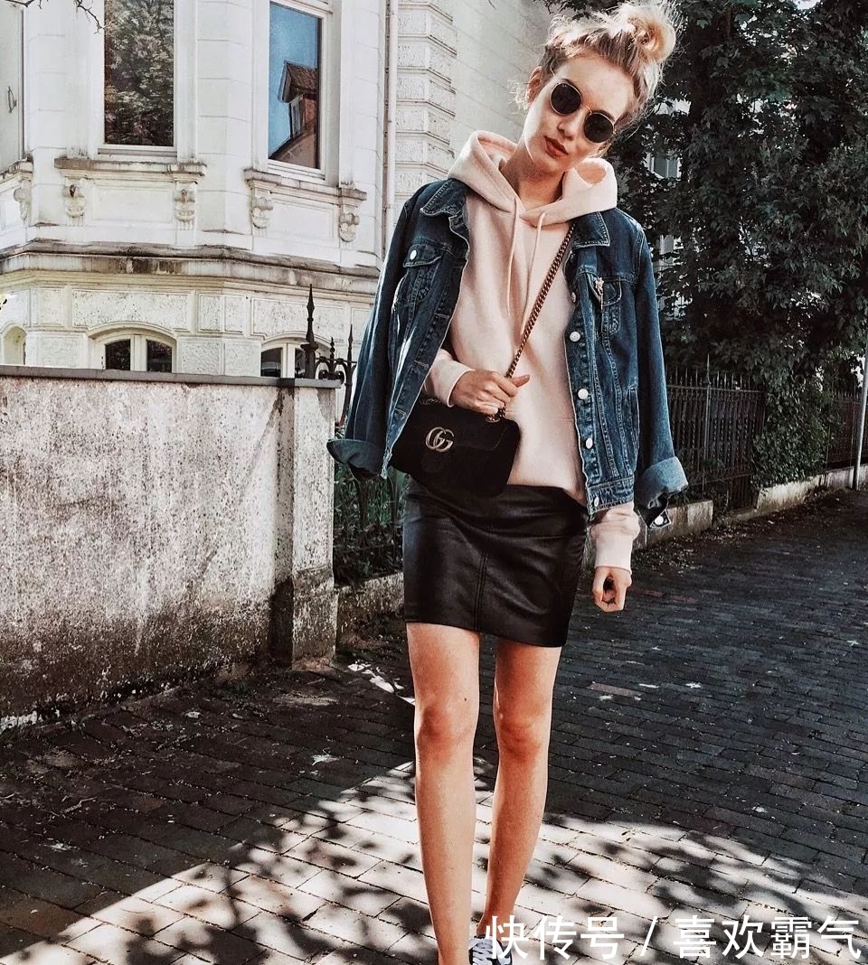 卫衣+半裙=早春最火混搭套路,时髦又有女人味!!
