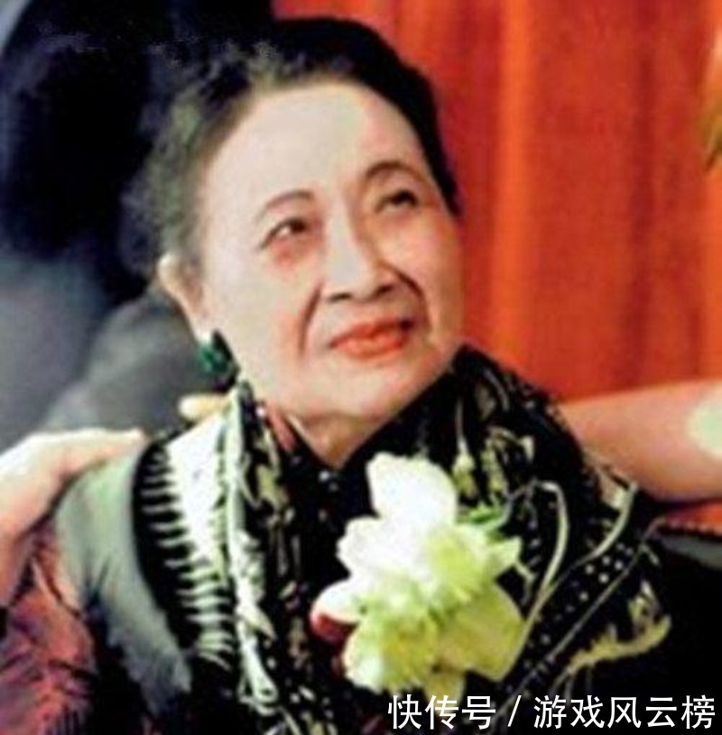 宋美龄|张学良逝世,宋美龄在花圈上写下8个字,这8字暴露两人真实关系