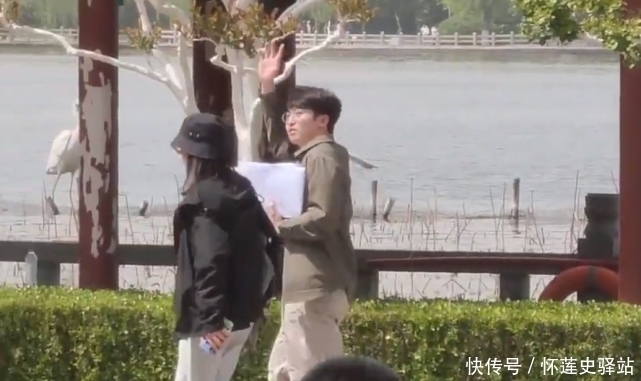 姚译添|传与宋雨琦恋爱后,跑男导演录节目丝毫不避嫌,主动打招呼心情好