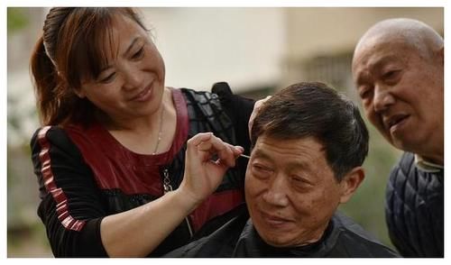 皮肤瘙痒|糖尿病的人身上若2处“发痒”,或是在暗示你:血糖“超标”