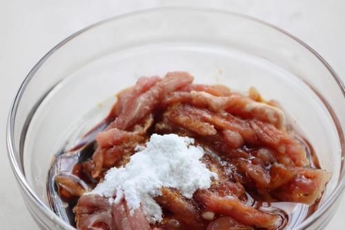 京酱肉丝|炒肉丝时，掌握好1个小窍门，不管炒什么肉都香，又嫩又滑还入味