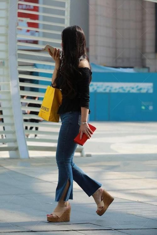 时髦 瑜伽裤穿在身上,不仅时髦还显瘦,适合年轻人!