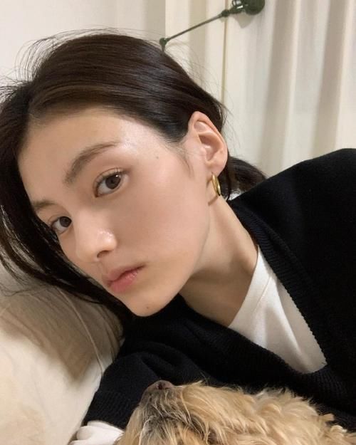 天生黑的女生，保持6个好习惯，皮肤会悄悄变好素颜白皙有光泽