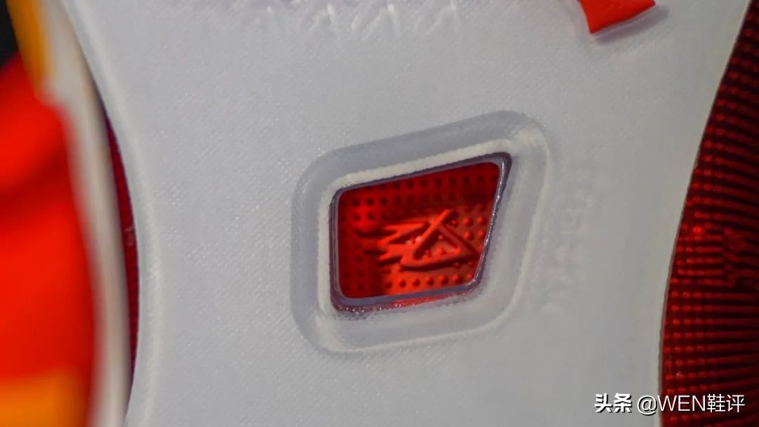 zoom 黔驴技穷？连旗舰都不上心的AJ36有啥亮点？