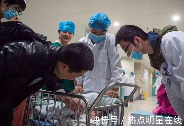 男孩|产妇生下7.7斤男宝,逗老公说生的是女儿,丈夫的反应让宝妈泪奔