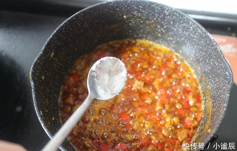 首次公开老妈秘制牛肉辣酱配方,吃了20多年,依旧没吃腻