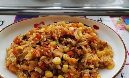 吃完鸡蛋后|外国朋友吐槽中餐吃不饱,看了他点的菜后我笑了:能吃饱才怪