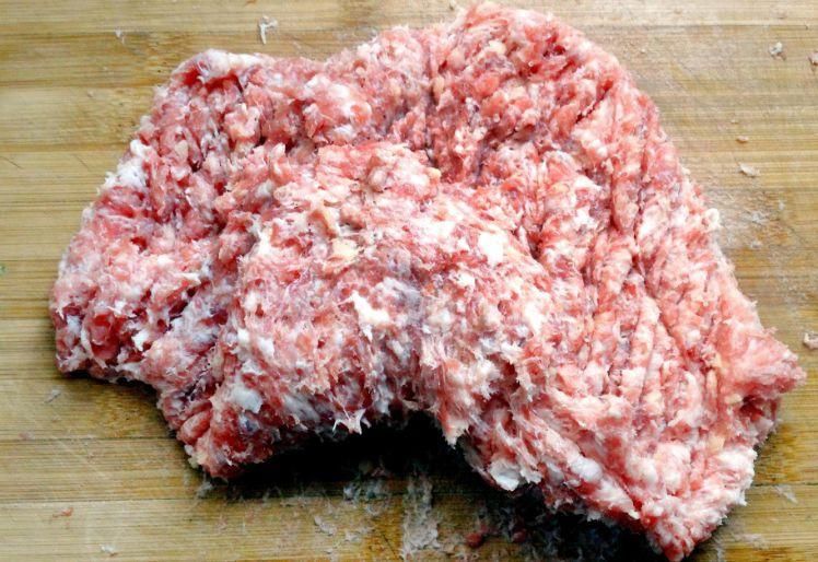 做白菜饺子,白菜不要直接调馅,教您一招,饺子鲜嫩多汁不出水