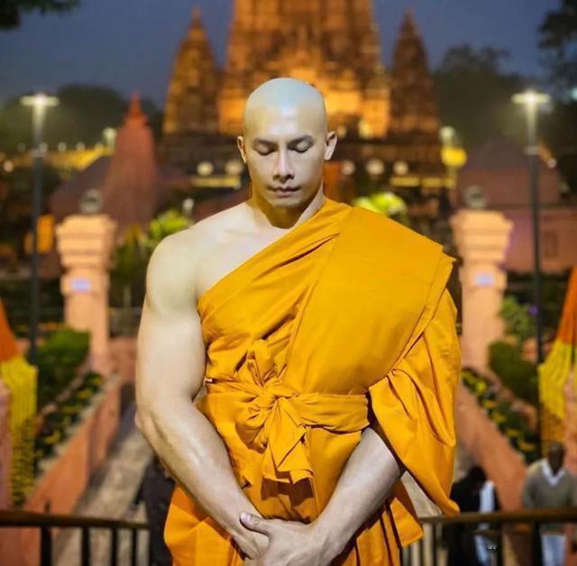 强壮|最帅肌肉和尚,还拥有一身强壮的肌肉,让人羡慕不已!