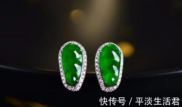 翡翠首饰 秋天的你适合戴什么款式的翡翠又该如何保养它呢!