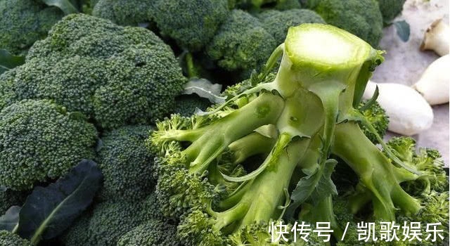 预防甲状腺结节|甲状腺长出结节,5种食物一口都别吃,或许结节会自愈!