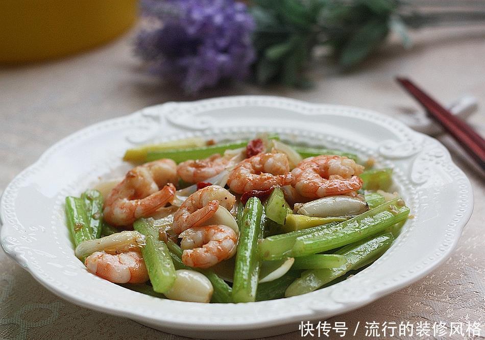 小炒|家常小炒:西芹百合炒虾仁,清心安神,清淡可口营养丰富,好吃!