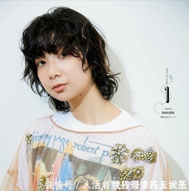 发色 女人50岁以后，剪发型要认准了，最好避开这3款！试试另外3种
