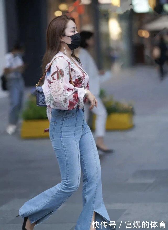 穿搭|瑜伽裤不就可以秀腰秀腿,格外引人注目,知性优雅