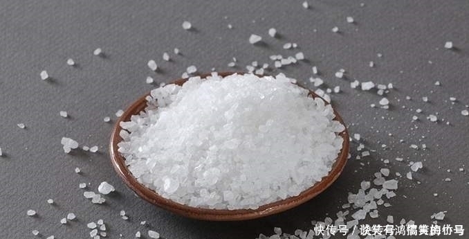 淘米水煮|毛巾用久了臭又滑,这样清洗一遍跟新买的一样,不得不感叹聪明