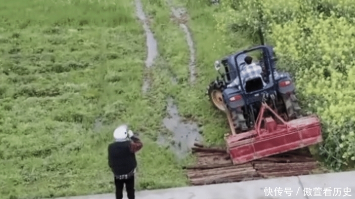 张艺兴拿到拖拉机驾照上热搜,看到有效期后,他真要常驻蘑菇屋了