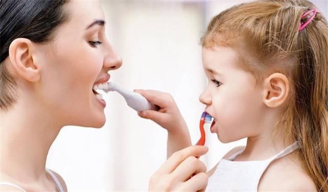 宝宝多大可以刷牙？很多爸妈都猜错了，请及时培养孩子的刷牙习惯
