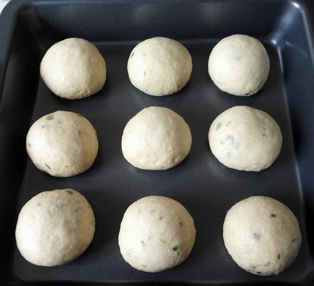 操作|一款操作简单的餐包,添加了白味噌和葱花,空口吃味道也是棒棒的