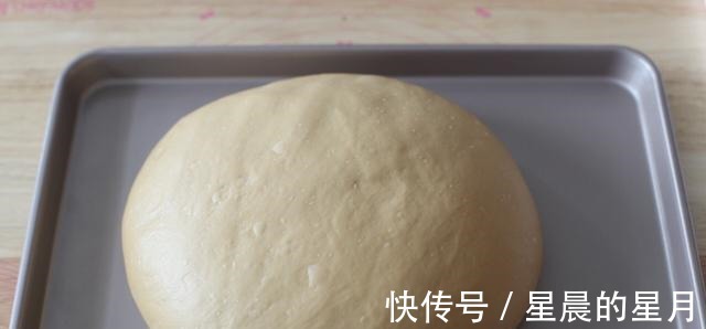 想吃豆沙小餐包不用买,在家就能做,松软可口,学会再也不用买了!