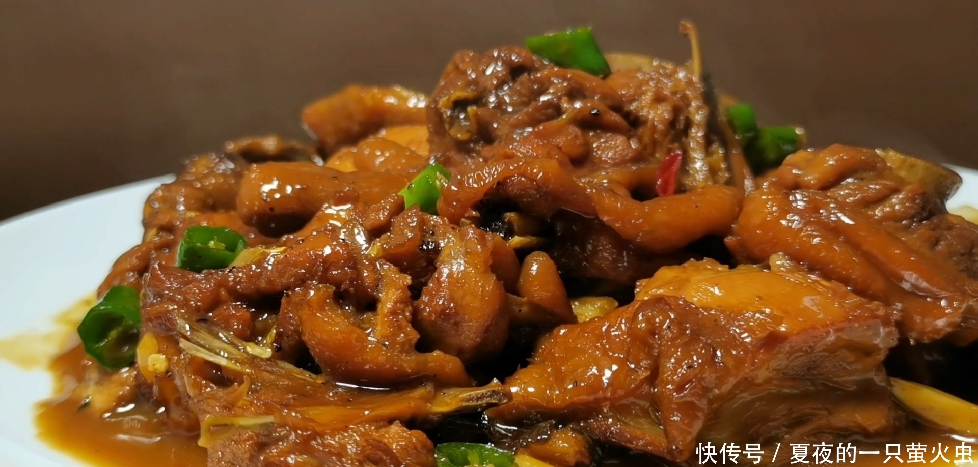 红烧鸡块最好吃的做法,学会这一招,色泽红亮,鸡肉鲜香又入味