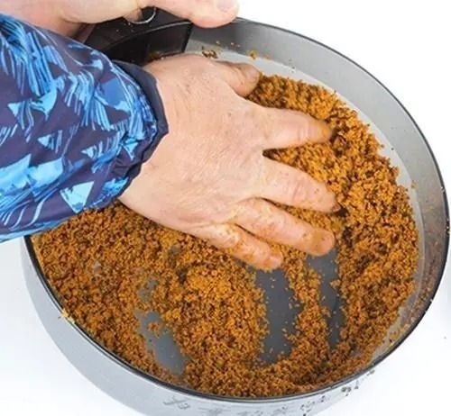 冬钓开饵的时候,很多钓友都忽略了这细节,难怪上鱼慢又小