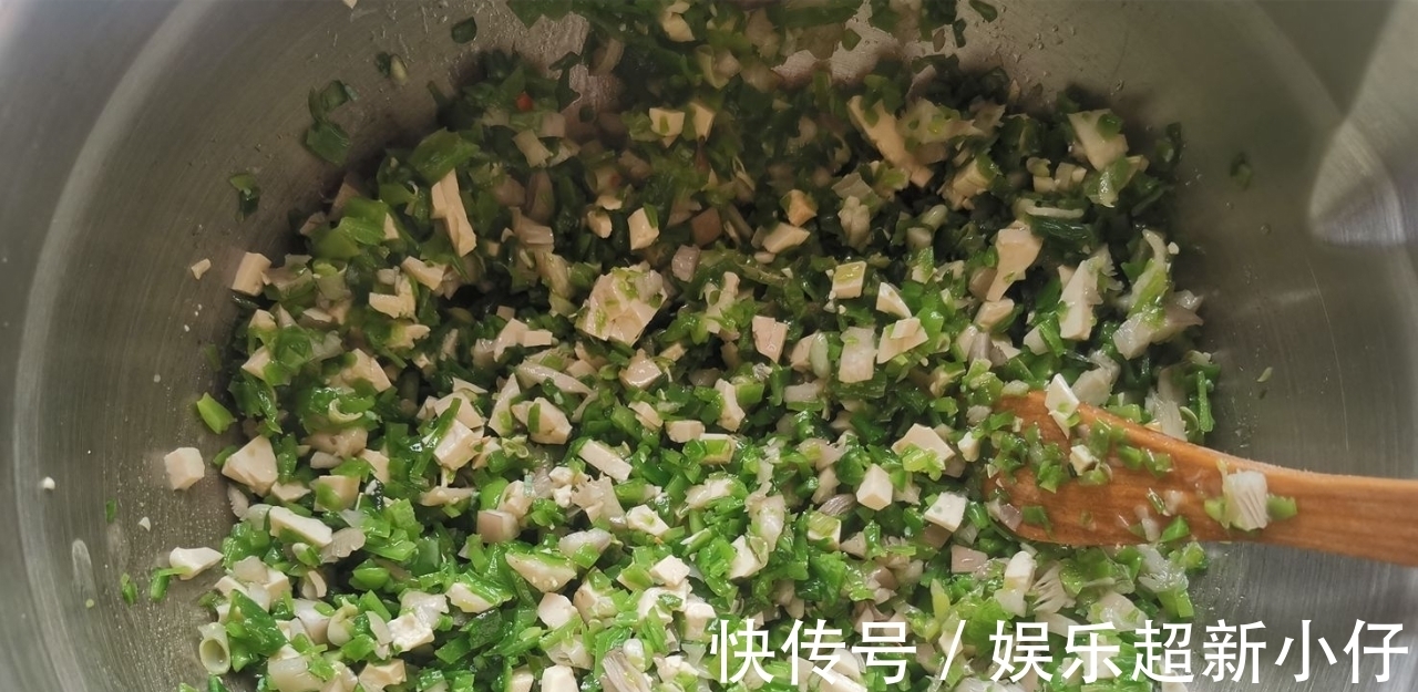 一日三餐|秋后吃,比豆角茄子都好,1块钱1斤价格实惠营养高,不懂吃可惜