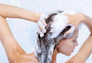 健康|头发多久洗一次合适才最健康?很多人还不知道,别再洗错了
