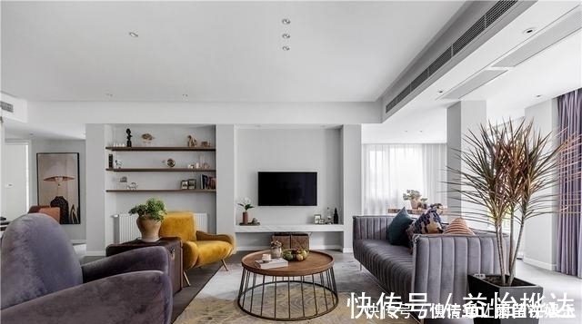 衣帽间|她家150㎡轻奢风，玄关就露着不俗的品味，客厅是她最钟爱的地方