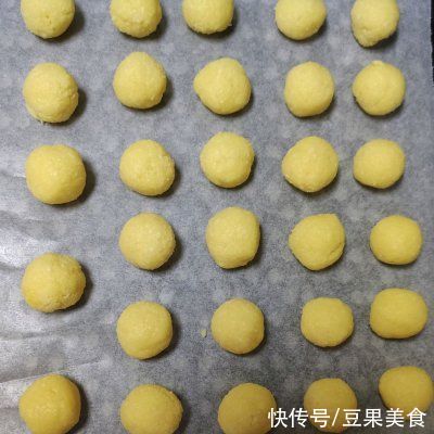 椰蓉球|我这样做黄金椰蓉球，家人都爱吃