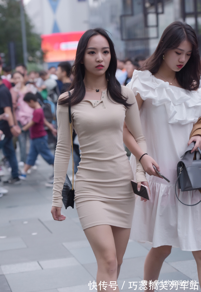 米色 初秋裙子怎么穿?选择米色连衣裙,既显肤色又显身材!