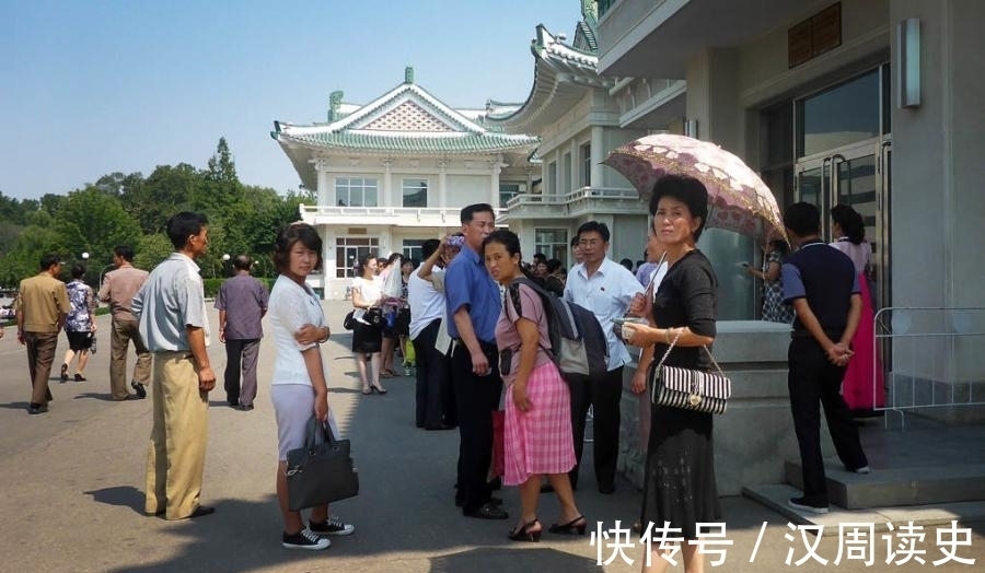 超短裙 朝鲜女孩，长在高跟鞋上的美丽