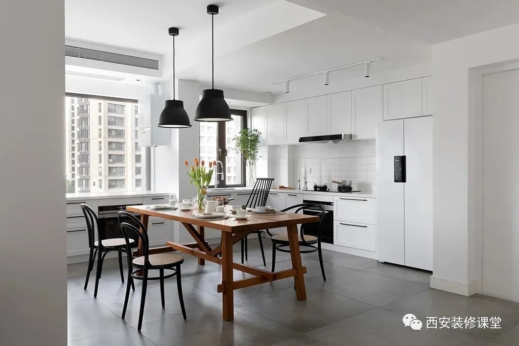 极简|130㎡开放餐厨,通铺瓷砖,打造高质量住宅
