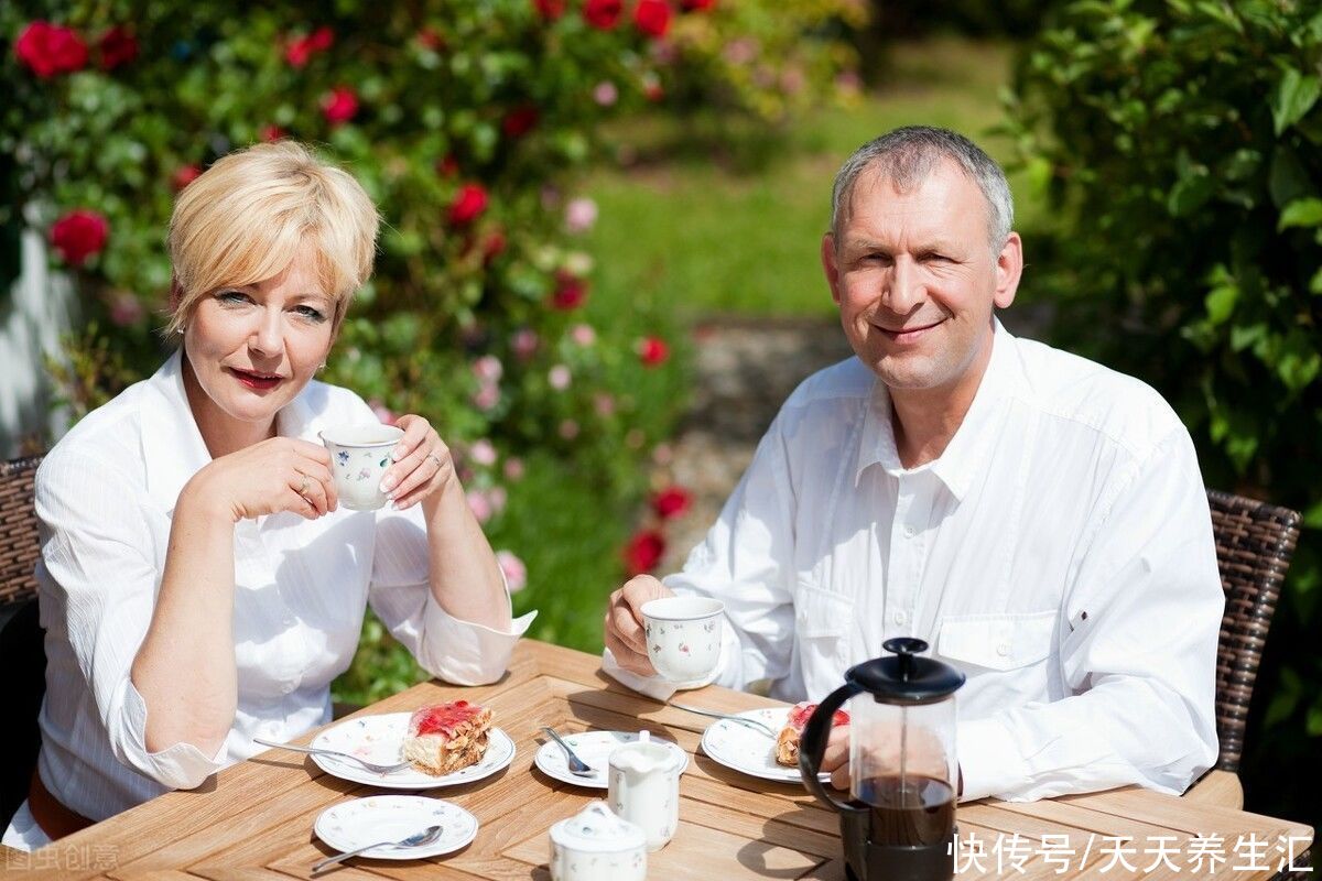 老年人除了补钙，还需补充4种营养素，多做2件事，才更健康