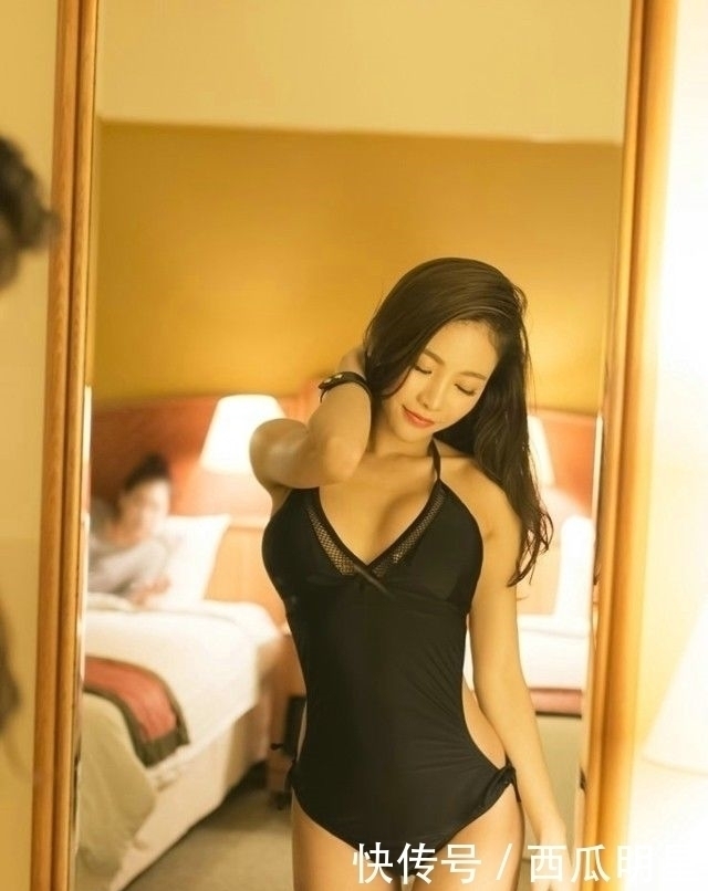 时尚|气场十足的比基尼泳衣美女,怎么搭都好看