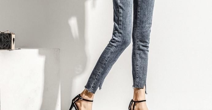 高跟 穿上这款高跟鞋曲线顷刻呈现, 助你轻松塑造傲人比例, 穿出大长腿