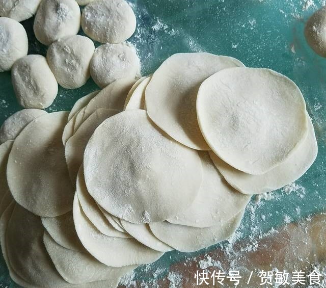 饺子皮儿|包饺子,和面用热水好还是用冷水好都错了,皮儿厚难吃还粘锅