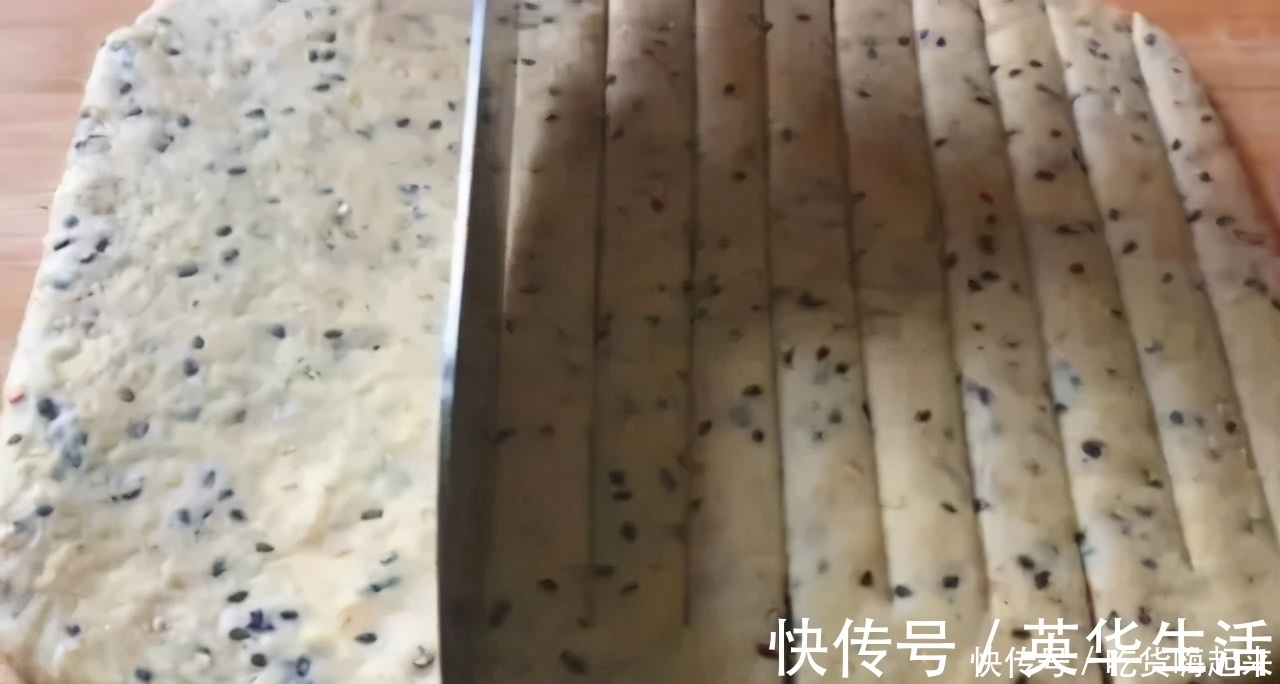 软麻花|面食又出新做法,比花卷好吃,10分钟出锅30天不会坏