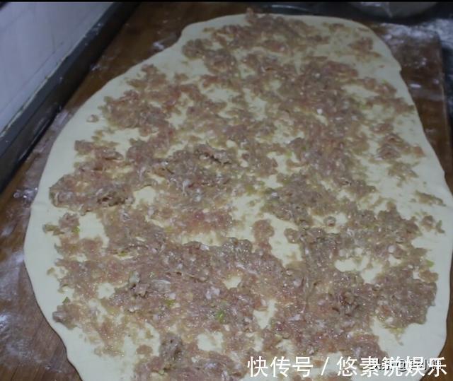 面粉新吃法，不蒸馒头，不包饺子，不烙饼，简单一做，全家吃不够