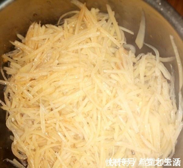 味道|夏天不吃这道菜太可惜了，把水焯一下，拌上一种特别的味道