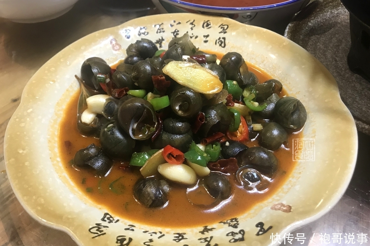 姐夫请客吃饭,9个人吃12道菜,花了628元,菜上了一半就不想吃了