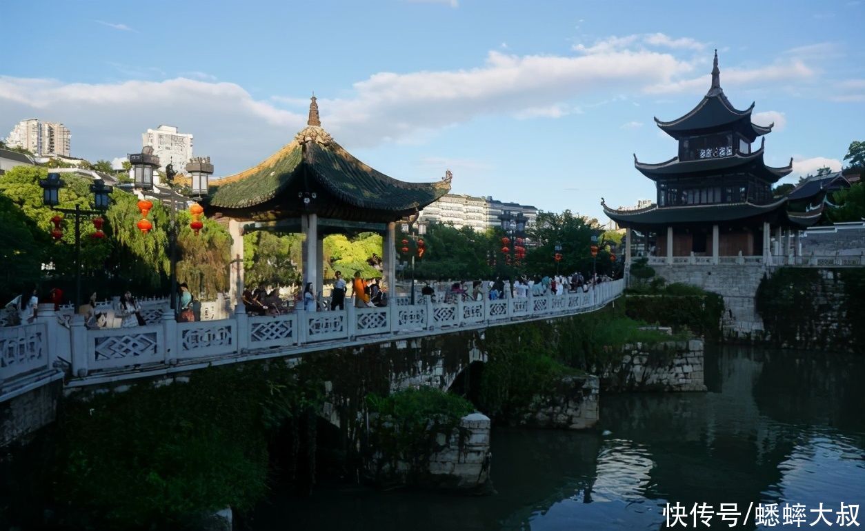 休闲|来贵阳旅游首站去哪？建议一水光山色景点，休闲与远眺好去处